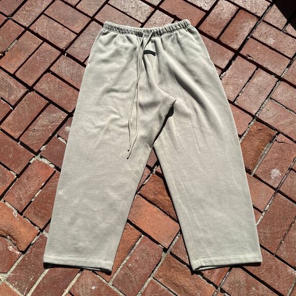 Fear of God Essentials Baggy Sweatpants Size M - Pre-Owned - Picture 1 of 4
